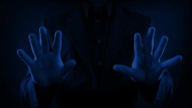 Karanlıkta Giriş Koruması Yok - Parazit ve Kinetik versiyonları