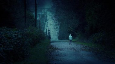 Karanlık Manzaralı Adam, Yalnızlık, Yalnızlık