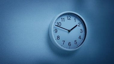 Duvarın Üzerindeki Canavar Şekilleri Ürkütücü İçi