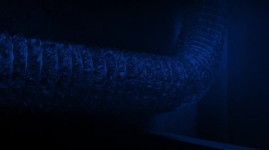 Karanlık Bölgedeki Büyük Havalandırma Borusu