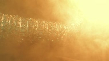 Kalın Duman Binasındaki Büyük Boru Ayrıntısı