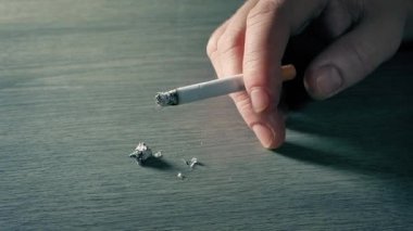 Sigara İçen El, Üzgün İnsan, Depresyon Konsepti