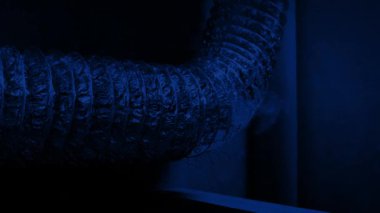 Boru Gece Gaz Sızdırmaya ve Buhar Çıkarmaya Başlar