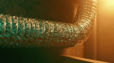 Binanın İçindeki Büyük Havalandırma Borusu