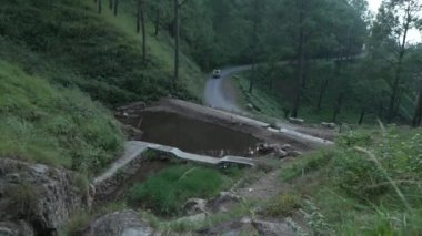 Bu güzel ve rahatlatıcı manzara Uttarakhand 'dan, Hindistan' ın Himalaya bölgesinden. Yüksek kalite 4K görüntü
