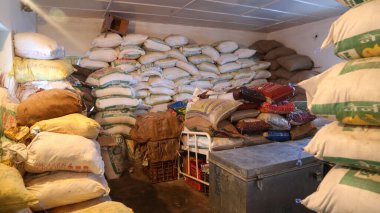 Rudraprayag, Uttarakhand, Hindistan, 12 Aralık 2014, Kedarnath kış mevsiminde yeniden yapılanma. Kedarnath 'daki yeniden yapılanma projesinin temelini Başbakan attı.