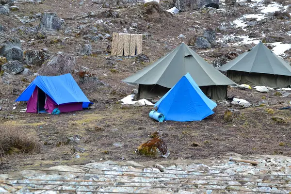 Campamentos Aventura Colinas Pie Del Himalaya India Los Himalayas Siendo — Foto de Stock