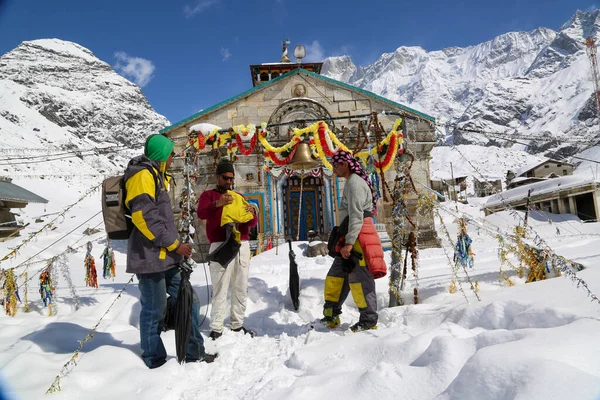 Templo Kedarnath Santuario Cubierto Nieve Kedarnath Templo Templo Hindú Dedicado — Foto de Stock