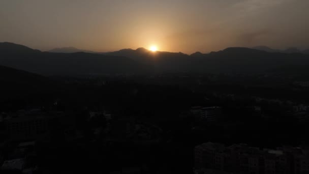 Вид Воздуха Испытать Захватывающее Зрелище Солнце Рисует Небо Уттаракханде Бросая — стоковое видео