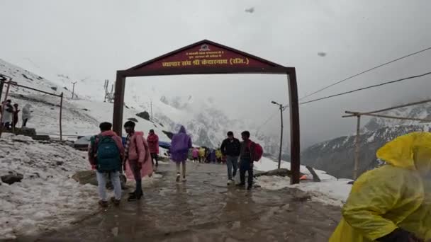 Dehradun Uttarakhand India Mei 2023 Badan Pengunjung Gunung Uttarakhand Meningkatkan — Stok Video