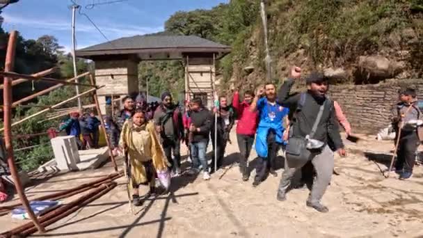 Dehradun Uttarakhand Indien Mai 2023 Atemberaubende Berge Indische Touristen Begeben — Stockvideo