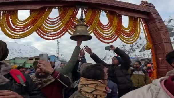 Dehradun Uttarakhand India May 2023 Devotees Create Symphony Devotion Ringing — Stock Video