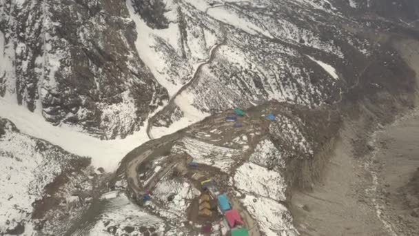 Uttarakhands Görkemli Zirveler Dinginliği Harmanlayan Bir Yaşam Tarzı Hazırlıyor Dağda — Stok video