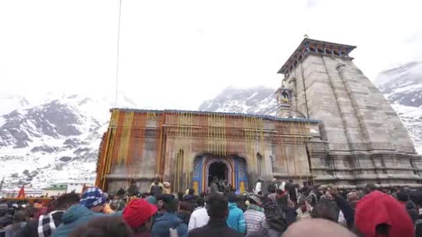 Dehradun Uttarakhand Indie Květen 2023 Objetí Radosti Víry Radostný Dav — Stock video