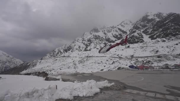 Dehradun Uttarakhand India May 2023 Embarking Majestic Helicopter Journey Hills — Stock Video