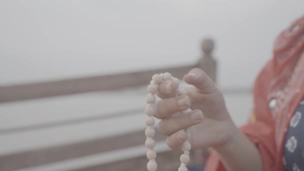 Gentle Rhythm Breath Touch Mala Beads Indian Meditation Unfolds Weaving — Stock Video