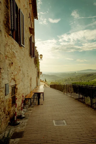 Straße Der Altstadt Von San Gimignano Mit Schönem Blick Auf — Stockfoto