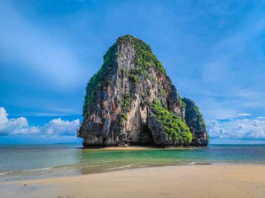 Ko Rang Kai cliff at Phra Nang cave beach, Railay, Krabi province, Thailand