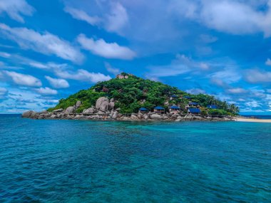 Koh Nang Yuan cennet adası Koh Tao, Tayland. Yaklaşan gemiden denizden fotoğraf