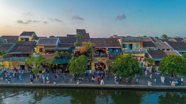 Hoi An şehrinin insansız hava aracı görüntüsü, Vietnam. Antik şehir, UNESCO dünya mirası, Quang Nam bölgesinde. En popüler turistik merkezlerden biri.