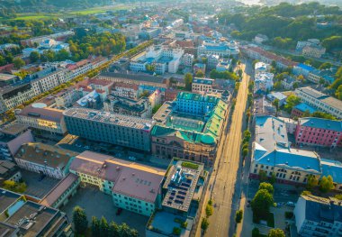 Kaunas 'ın Litvanya' daki yeni şehir merkezi. Yaz mevsiminde hava aracı görüntüsü.
