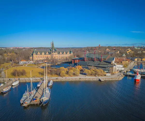 Vasa Müzesi, Vasamuseet ve Nordic Müzesi, Curgarden, Stockholm 'deki Nordiskamuseet. İsveç başkentinin havadan görünüşü. İHA üst panorama fotoğrafı