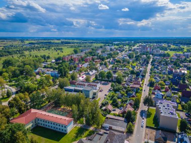 Kaisiadorys, Litvanya. Litvanya şehrinin hava aracı görüntüsü, 2024 kültürünün başkenti. Kaunas bölgesinde küçük bir kasaba.