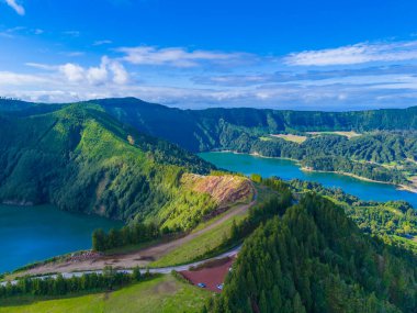 Azores manzara panoramik manzarası. Sete Cidades, Lagoa Azul, Miradouro da Grota do Inferno bakış açısı Sao Miguel Adası, Portekiz
