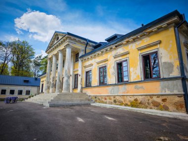 Sumskas malikanesi, Litvanya 'nın Vilnius ilçesinin Sumskas şehrinde bulunan eski bir Laukininkai malikânesidir.