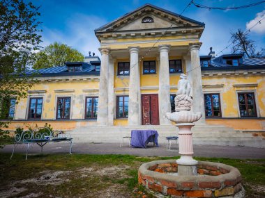 Sumskas malikanesi, Litvanya 'nın Vilnius ilçesinin Sumskas şehrinde bulunan eski bir Laukininkai malikânesidir.