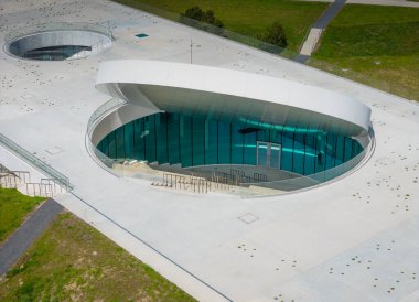 Bilim ve yenilikler müzesi Kaunas 'ın Nemunas adasında. Bilim adası adı verilen müze