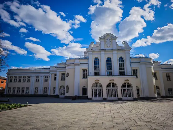 Kaunas Devlet Müzikal Tiyatrosu, eski adı Kaunas şehir tiyatrosu, Litvanya 'nın Kaunas kentindeki Liberty Avenue Laisves aleja' da yer almaktadır.