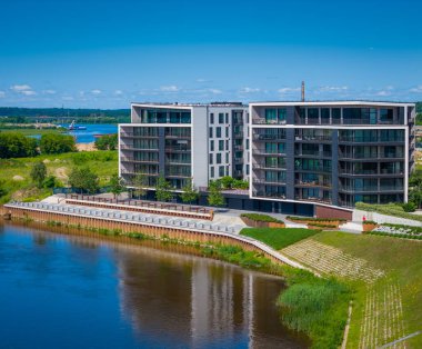 Kaunas 'ta modern görünümlü yeni modern yerleşim bölgesi Piliamiestis. Hava aracı görüntüsü fotoğrafı.