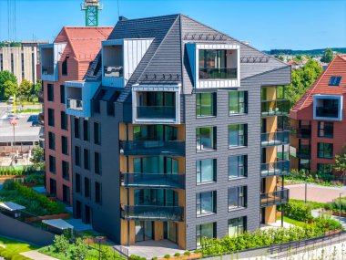 Kaunas 'ta modern görünümlü yeni modern yerleşim bölgesi Piliamiestis. Hava aracı görüntüsü fotoğrafı.