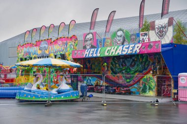 Cadılar Bayramı eğlence parkı Nakliye Müzesinin dışında