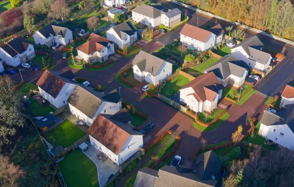 Kırsal bölgelerde artan talep için yeni konut geliştirme evleri inşa ediliyor.