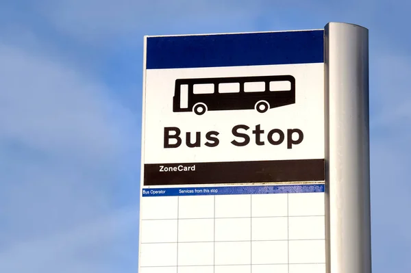 Bus Stop Sign Post Blue Sky — Stockfoto
