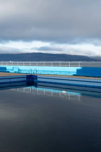 영국의 보수를 수영장 — 스톡 사진