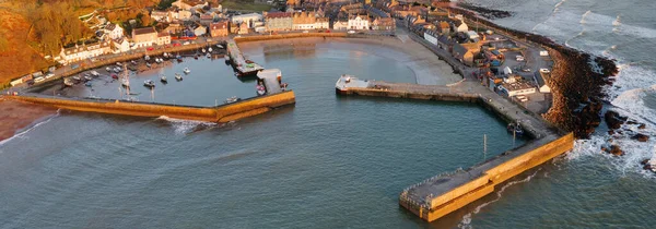 영국의 동안해 무렵의 항구와 — 스톡 사진