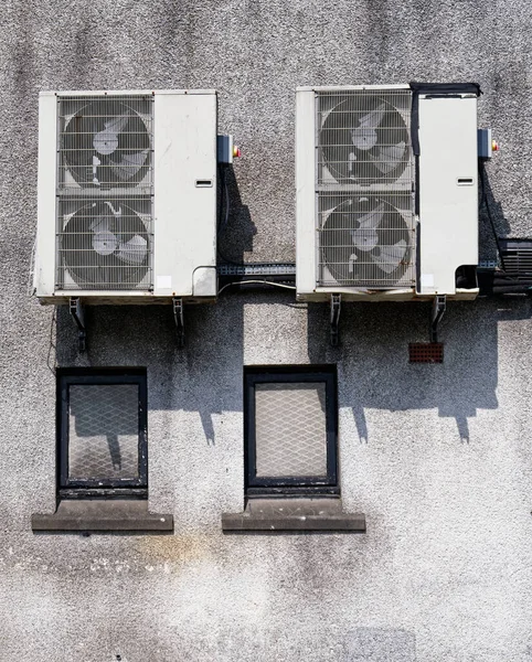 Heat Pump Condenser Units Heating Cooling Modern Building — Stock Photo, Image