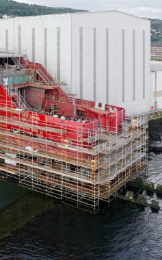 Glasgow Limanı 'ndaki tersanede yeni bir feribot inşaatı var.