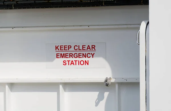 Mantenga Claro Signo Estación Emergencia Crucero Reino Unido —  Fotos de Stock