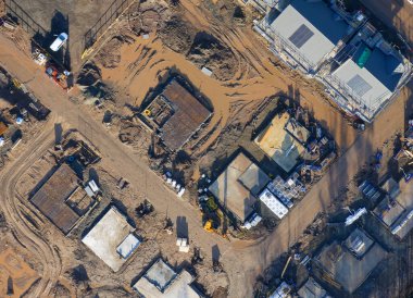 Kırsal bölgelerde artan talep için yeni konut geliştirme evleri inşa ediliyor.