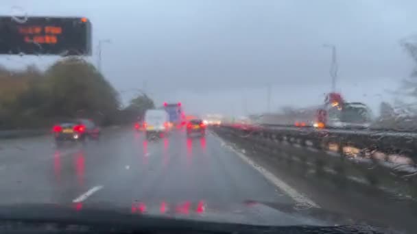 Vista Dei Conducenti Durante Forte Tempesta Pioggia Autostrada Regno Unito — Video Stock