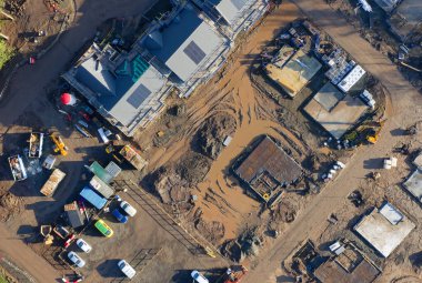 Kırsal bölgelerde artan talep için yeni konut geliştirme evleri inşa ediliyor.