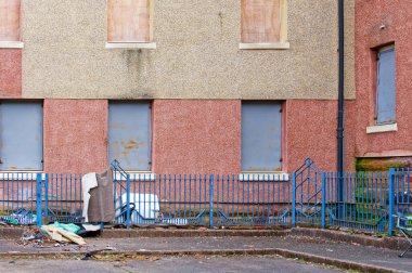 Glasgow İngiltere 'deki fakir konutlardaki kimsesizler konseyi daireleri