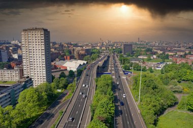 İngiltere 'nin Glasgow şehrindeki yüksek binalı konutlar