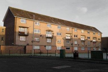 Glasgow İngiltere 'deki fakir konutlardaki konut daireleri