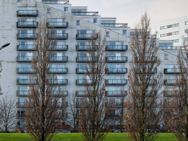 Glasgow Limanı İngiltere 'deki modern yüksek katlı daireler.