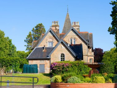 Güzel Quarriers Village UK 'deki lüks Viktorya dönemi evi.